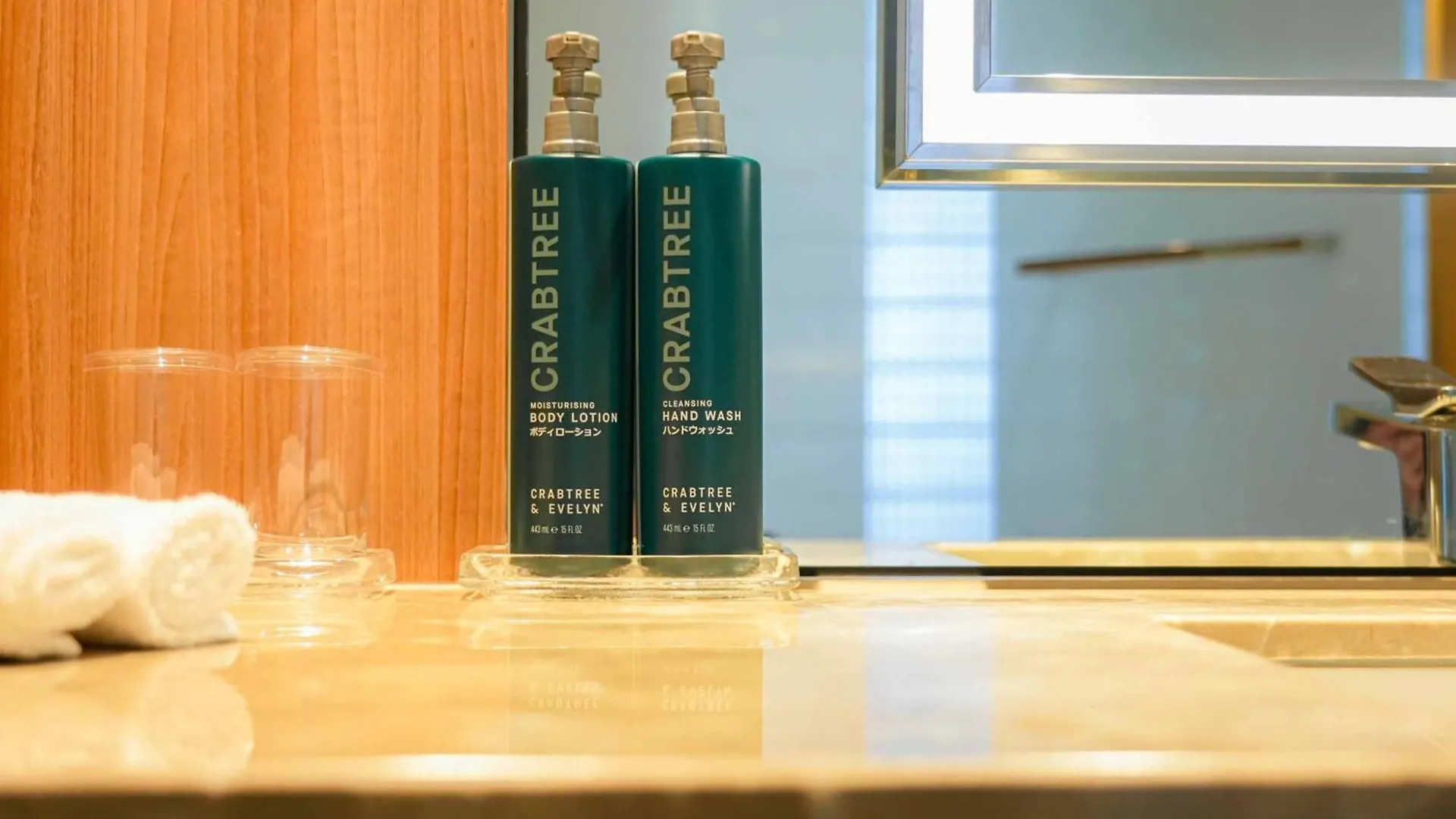 Hilton Osaka Hotel 5*,  Япония