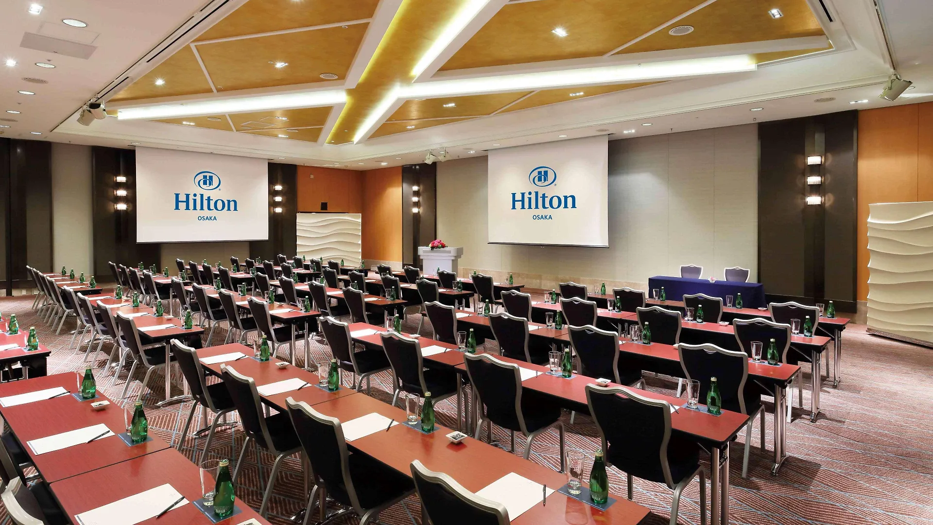 Hilton Osaka Hotel 5*,